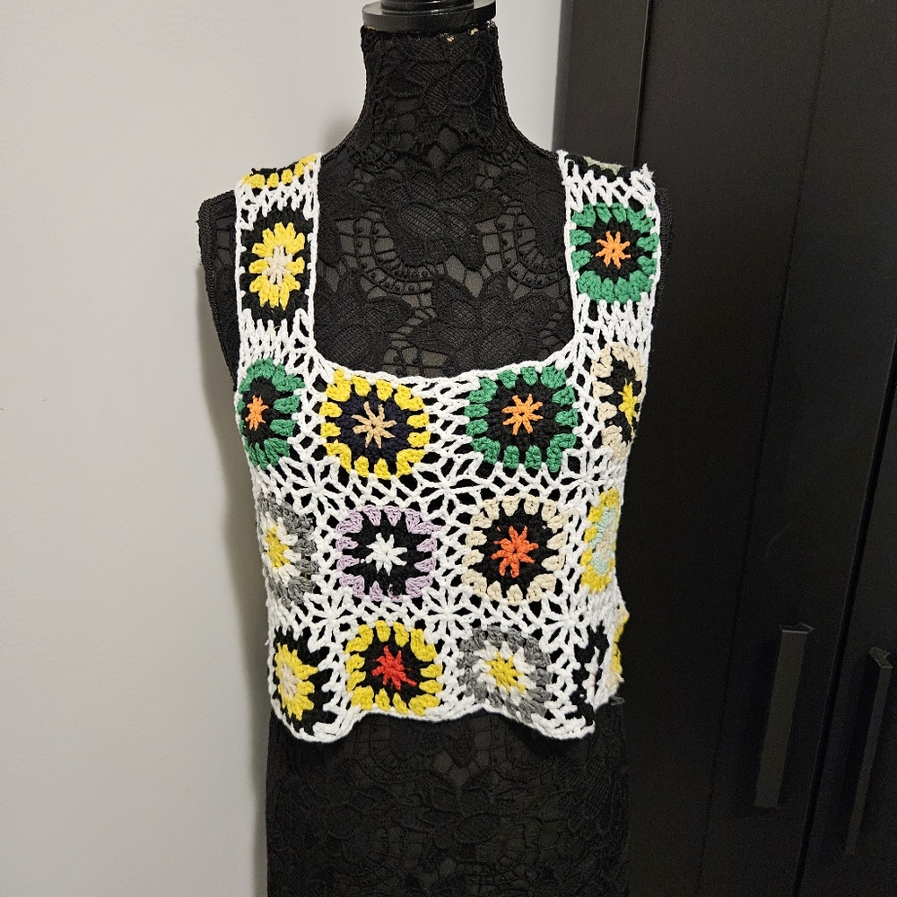 Crochet Knit Crop Top Size L  White  Multicolor  Blocks SAY WHAT Sleeveless
